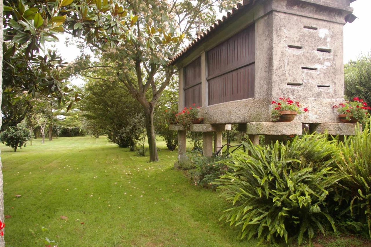 Vivienda rústica con jardín y patio interior Vila Vilanova de Arousa Exterior foto